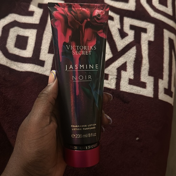 Victoria’s Secret set - Picture 3 of 3